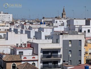 Piso en venta en Los Remedios en Sevilla