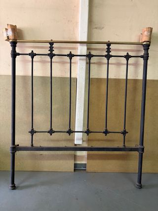 Cabecero antiguo Forja