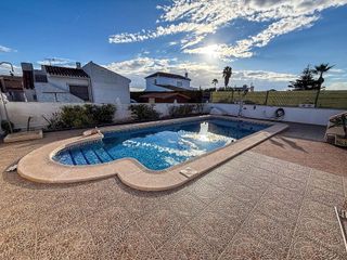 Casa pareada en venta en La Siesta - El Salado - Torreta en Torrevieja