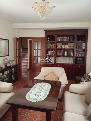 Casa adosada en venta en Lucena
