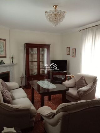 Casa adosada en venta en Lucena