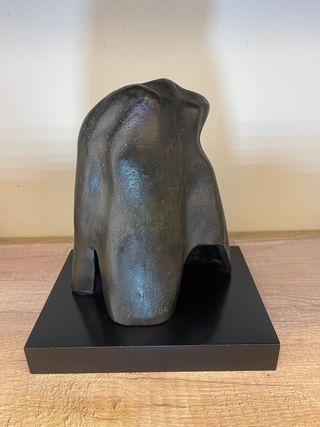 Escultura Bronce “Figuras” de José María Lizundia