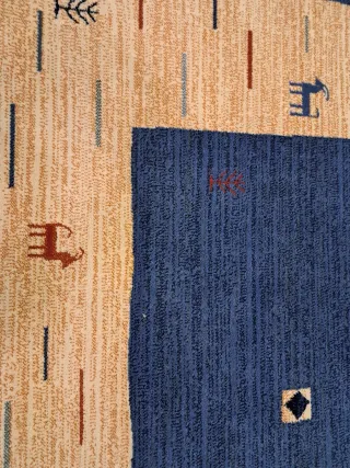 Alfombra Beige y Azul con Diseños