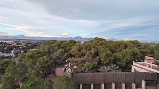 Piso en venta en Vistahermosa en Alicante