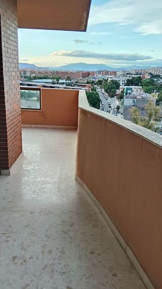 Piso en venta en Vistahermosa en Alicante