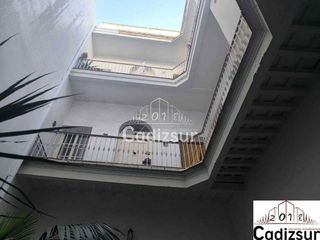 Piso en venta en La Caleta - La Viña en Cádiz