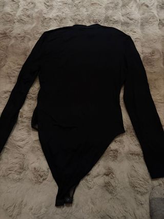 Body negro SHEIN con detalles transparentes