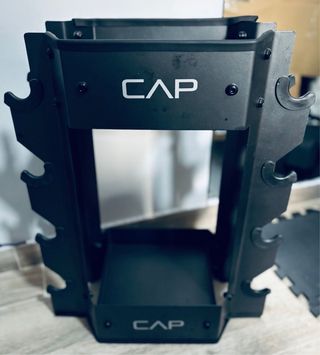 Estante CAP para mancuernas y pesas rusas.