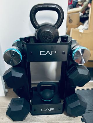 Estante CAP para mancuernas y pesas rusas.