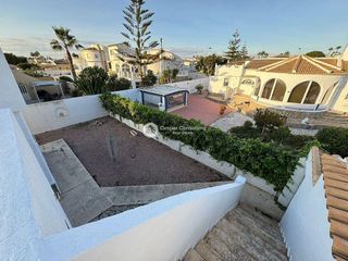 Casa adosada en venta en La Siesta - El Salado - Torreta en Torrevieja