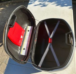 Maleta Givi V46 Monokey + Respaldo + soporte