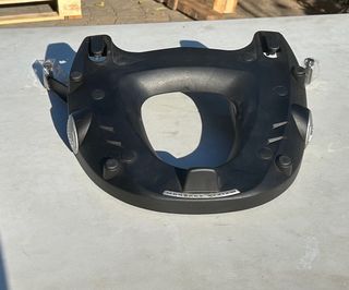 Maleta Givi V46 Monokey + Respaldo + soporte