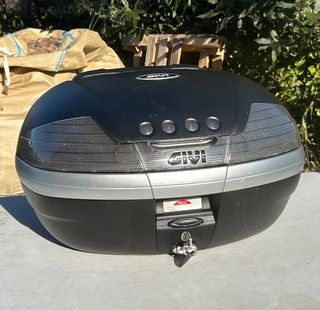 Maleta Givi V46 Monokey + Respaldo + soporte