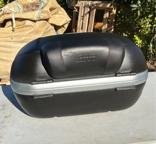 Maleta Givi V46 Monokey + Respaldo + soporte