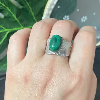 Anillo de acero inoxidable con Malaquita natural