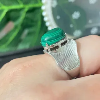 Anillo de acero inoxidable con Malaquita natural