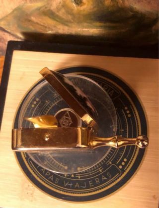 Cenicero portátil antiguo floral