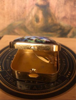 Cenicero portátil antiguo floral