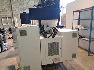 Fresadora CNC Columna Móvil Cabezal Univ