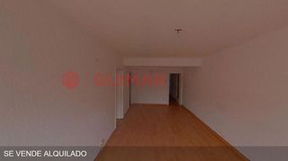 Piso en venta en La Prosperitat en Barcelona