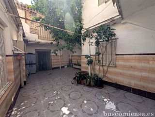 Chalet en venta en Linares