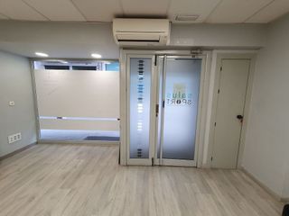 Local comercial en alquiler en Centro en Almería