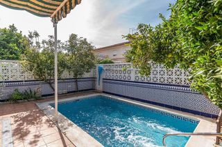 Casa adosada en venta en Cúllar Vega