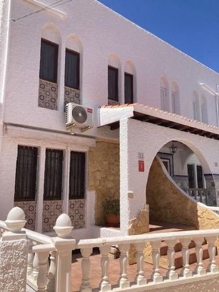 Casa adosada en venta en Torrelamata - La Mata en Torrevieja