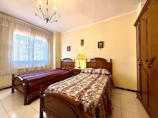 Casa en venta en Estadi-Horta Vermella-Santa Anna en Vic