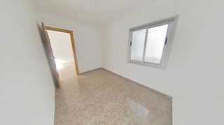 Piso en venta en Fondo en Santa Coloma de Gramanet