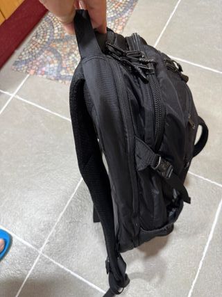 Mochila The North Face Surge 31L Negra