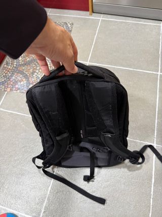 Mochila The North Face Surge 31L Negra