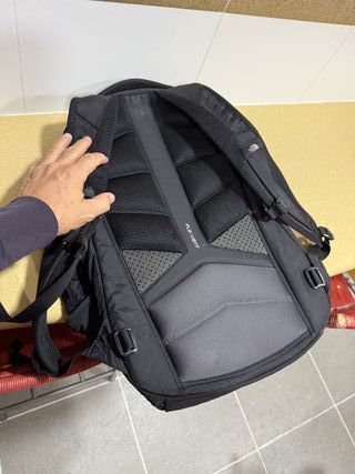 Mochila The North Face Surge 31L Negra