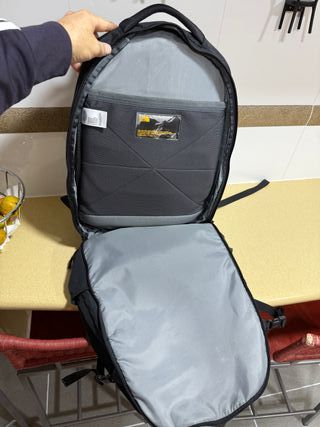 Mochila The North Face Surge 31L Negra