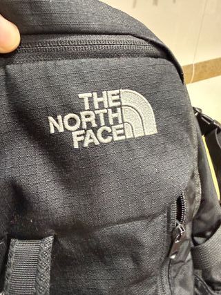 Mochila The North Face Surge 31L Negra