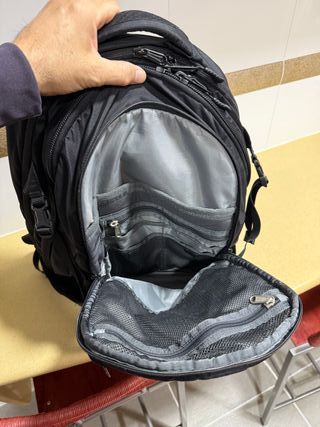 Mochila The North Face Surge 31L Negra