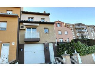 Casa en venta en Estadi-Horta Vermella-Santa Anna en Vic