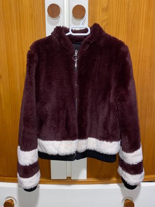 Chaquetón de pelo burdeos