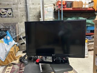 2 TVs LG Negro (50cm y 100cm)