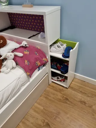 Cama con cabecero y cajones