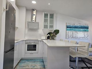 Piso en venta en La Carihuela en Torremolinos