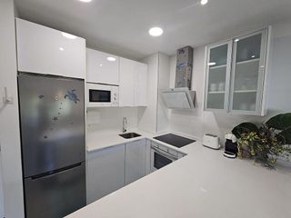 Piso en venta en La Carihuela en Torremolinos
