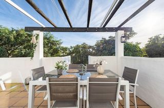 Dúplex en venta en Nueva Andalucía centro en Marbella