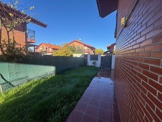 Casa adosada en venta en Renedo de Esgueva