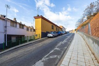 Chalet en venta en Iznalloz