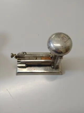 Grapadora y perforadora metálica El Casco