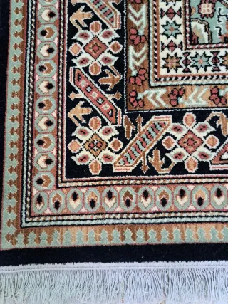 Alfombra de lana tejida a mano