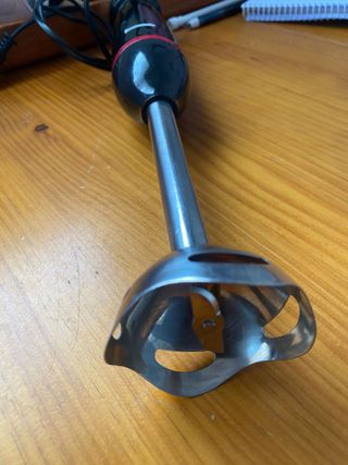 Batidora de mano negra y roja 600W