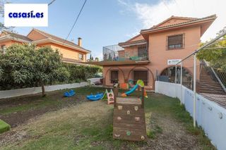 Chalet en venta en Ogíjares