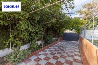 Chalet en venta en Ogíjares